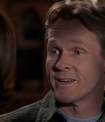 ROSWELL_-_S2X10_A_ROSWELL_CHRITMAS_CAROL_436.jpg