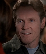 ROSWELL_-_S2X10_A_ROSWELL_CHRITMAS_CAROL_449.jpg