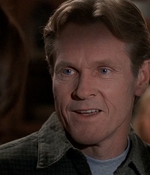 ROSWELL_-_S2X10_A_ROSWELL_CHRITMAS_CAROL_450.jpg