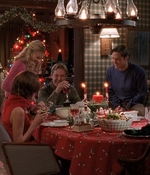 ROSWELL_-_S2X10_A_ROSWELL_CHRITMAS_CAROL_456.jpg