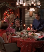 ROSWELL_-_S2X10_A_ROSWELL_CHRITMAS_CAROL_459.jpg