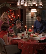 ROSWELL_-_S2X10_A_ROSWELL_CHRITMAS_CAROL_466.jpg