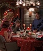 ROSWELL_-_S2X10_A_ROSWELL_CHRITMAS_CAROL_469.jpg