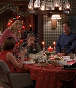 ROSWELL_-_S2X10_A_ROSWELL_CHRITMAS_CAROL_475.jpg