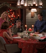 ROSWELL_-_S2X10_A_ROSWELL_CHRITMAS_CAROL_480.jpg