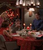 ROSWELL_-_S2X10_A_ROSWELL_CHRITMAS_CAROL_484.jpg