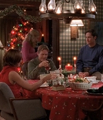 ROSWELL_-_S2X10_A_ROSWELL_CHRITMAS_CAROL_490.jpg