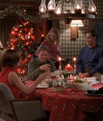 ROSWELL_-_S2X10_A_ROSWELL_CHRITMAS_CAROL_493.jpg