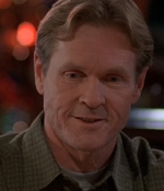 ROSWELL_-_S2X10_A_ROSWELL_CHRITMAS_CAROL_517.jpg