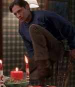 ROSWELL_-_S2X10_A_ROSWELL_CHRITMAS_CAROL_527.jpg