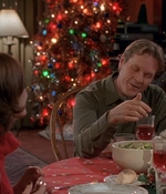 ROSWELL_-_S2X10_A_ROSWELL_CHRITMAS_CAROL_539.jpg