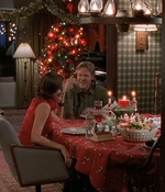 ROSWELL_-_S2X10_A_ROSWELL_CHRITMAS_CAROL_547.jpg
