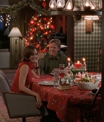 ROSWELL_-_S2X10_A_ROSWELL_CHRITMAS_CAROL_548.jpg