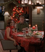 ROSWELL_-_S2X10_A_ROSWELL_CHRITMAS_CAROL_550.jpg