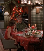 ROSWELL_-_S2X10_A_ROSWELL_CHRITMAS_CAROL_553.jpg