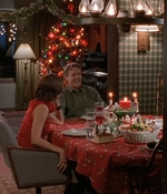 ROSWELL_-_S2X10_A_ROSWELL_CHRITMAS_CAROL_554.jpg