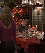 ROSWELL_-_S2X10_A_ROSWELL_CHRITMAS_CAROL_557.jpg