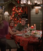ROSWELL_-_S2X10_A_ROSWELL_CHRITMAS_CAROL_558.jpg