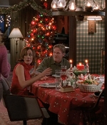 ROSWELL_-_S2X10_A_ROSWELL_CHRITMAS_CAROL_559.jpg