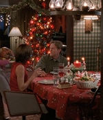 ROSWELL_-_S2X10_A_ROSWELL_CHRITMAS_CAROL_563.jpg