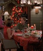 ROSWELL_-_S2X10_A_ROSWELL_CHRITMAS_CAROL_564.jpg