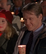 ROSWELL_-_S2X10_A_ROSWELL_CHRITMAS_CAROL_611.jpg