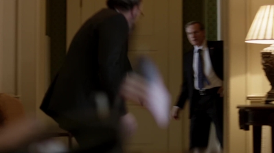 HOMELAND_-_E3X10_A_RED_WHEEL_BARROW_005.jpg