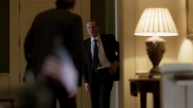 HOMELAND_-_E3X10_A_RED_WHEEL_BARROW_011.jpg