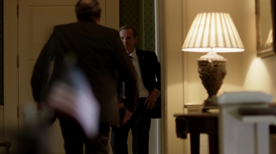 HOMELAND_-_E3X10_A_RED_WHEEL_BARROW_015.jpg