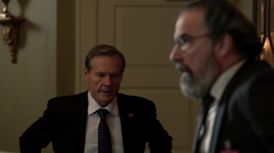 HOMELAND_-_E3X10_A_RED_WHEEL_BARROW_017.jpg