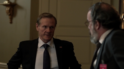 HOMELAND_-_E3X10_A_RED_WHEEL_BARROW_032.jpg