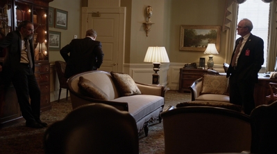 HOMELAND_-_E3X10_A_RED_WHEEL_BARROW_040.jpg
