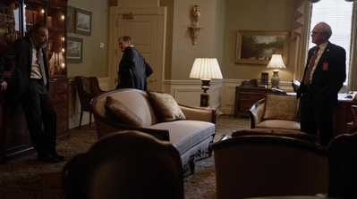 HOMELAND_-_E3X10_A_RED_WHEEL_BARROW_044.jpg