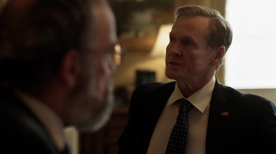 HOMELAND_-_E3X10_A_RED_WHEEL_BARROW_062.jpg