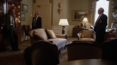 HOMELAND_-_E3X10_A_RED_WHEEL_BARROW_076.jpg