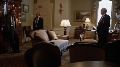 HOMELAND_-_E3X10_A_RED_WHEEL_BARROW_077.jpg