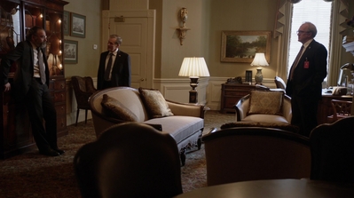 HOMELAND_-_E3X10_A_RED_WHEEL_BARROW_078.jpg