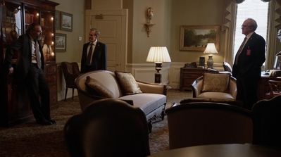 HOMELAND_-_E3X10_A_RED_WHEEL_BARROW_084.jpg