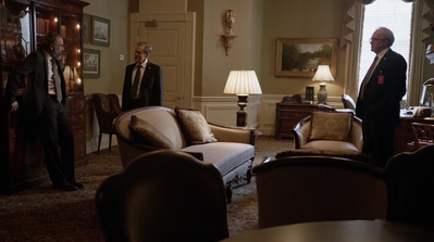 HOMELAND_-_E3X10_A_RED_WHEEL_BARROW_088.jpg