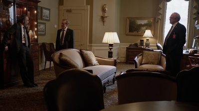 HOMELAND_-_E3X10_A_RED_WHEEL_BARROW_089.jpg
