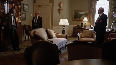HOMELAND_-_E3X10_A_RED_WHEEL_BARROW_090.jpg