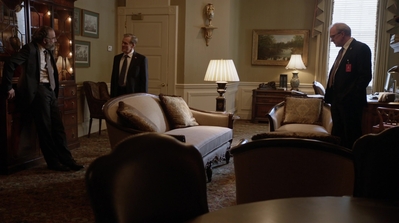 HOMELAND_-_E3X10_A_RED_WHEEL_BARROW_099.jpg
