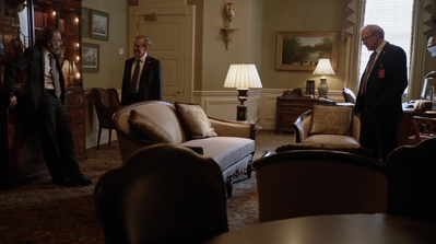 HOMELAND_-_E3X10_A_RED_WHEEL_BARROW_100.jpg