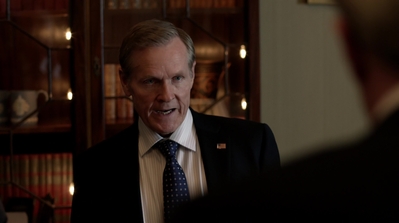HOMELAND_-_E3X10_A_RED_WHEEL_BARROW_124.jpg