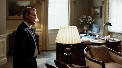 HOMELAND_-_E3X10_A_RED_WHEEL_BARROW_142.jpg