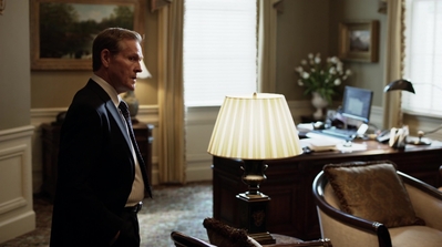 HOMELAND_-_E3X10_A_RED_WHEEL_BARROW_143.jpg