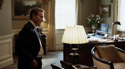 HOMELAND_-_E3X10_A_RED_WHEEL_BARROW_145.jpg