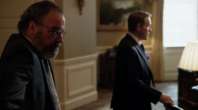 HOMELAND_-_E3X10_A_RED_WHEEL_BARROW_160.jpg