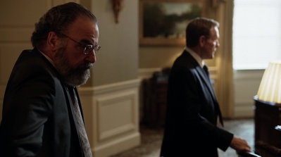 HOMELAND_-_E3X10_A_RED_WHEEL_BARROW_163.jpg