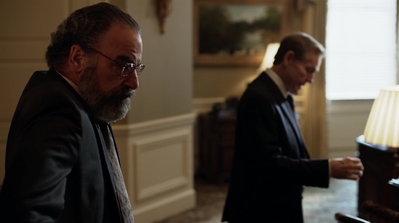 HOMELAND_-_E3X10_A_RED_WHEEL_BARROW_168.jpg